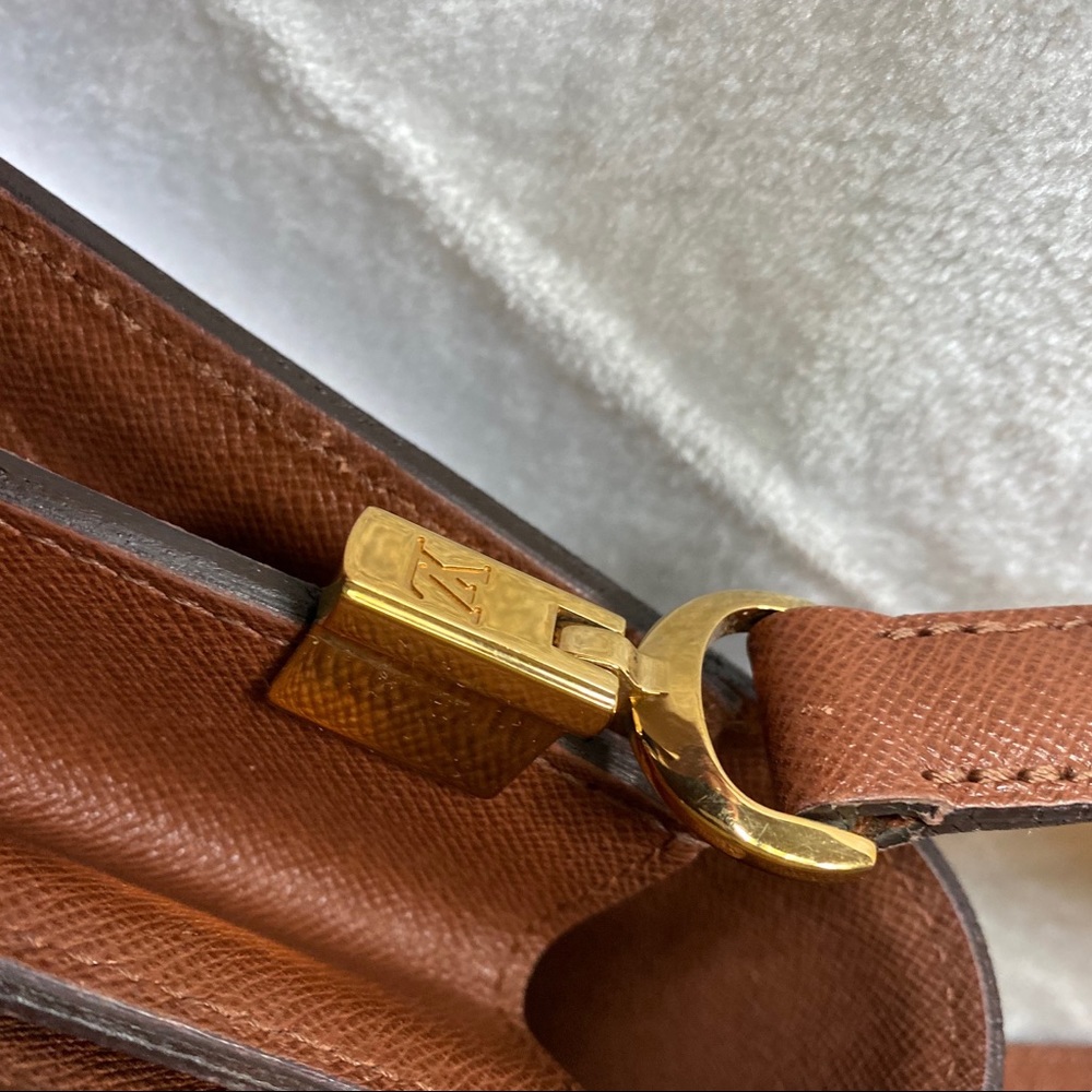 Louis Vuitton Raspail Monogram Bag - Picture 5 of 11